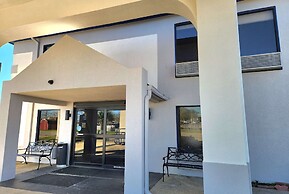 Days Inn & Suites by Wyndham New Iberia