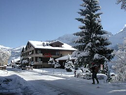 Hotel Crystal
