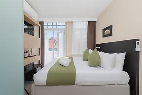 A Hotel Chinatown
