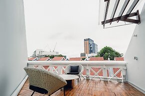 A Hotel Chinatown