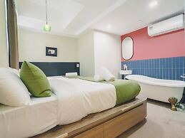 A Hotel Chinatown
