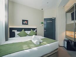A Hotel Chinatown