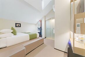 A Hotel Chinatown