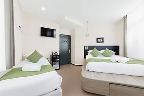 A Hotel Chinatown
