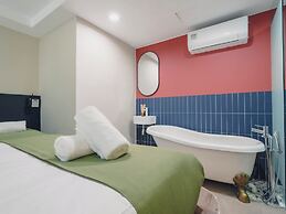 A Hotel Chinatown