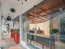 A Hotel Chinatown