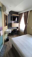 A Hotel Chinatown
