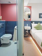 A Hotel Chinatown