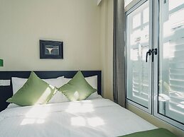 A Hotel Chinatown