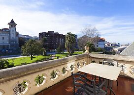 URH Palacio de Oriol Hotel