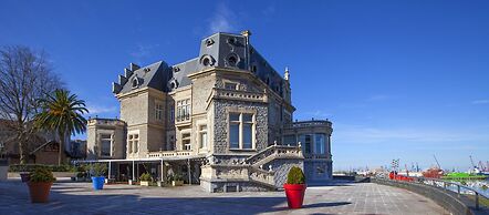 URH Palacio de Oriol Hotel