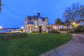 URH Palacio de Oriol Hotel
