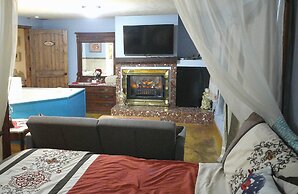 Lil Black Bear Inn