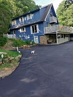 Lil Black Bear Inn