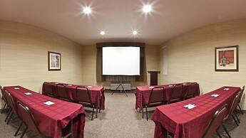 Holiday Inn Express & Suites Elk Grove West I-5 by IHG