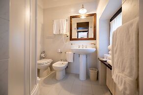 Palazzo Viviani Castello di Montegridolfo