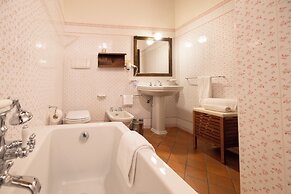 Palazzo Viviani Castello di Montegridolfo