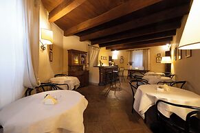 Palazzo Viviani Castello di Montegridolfo