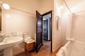 Palazzo Viviani Castello di Montegridolfo