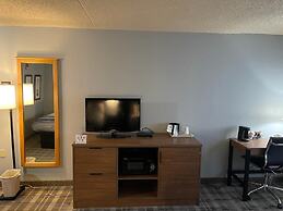 AmericInn by Wyndham Sayre