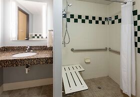 Black Beach Inn by GrandStay