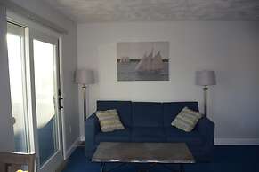 Rhea's Inn By The Sea