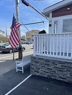 Rhea's Inn By The Sea