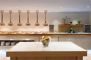 Holiday Inn London Camden Lock by IHG
