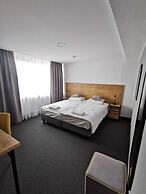 Gold Hotel