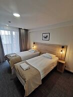 Gold Hotel