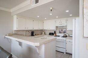 456 Embarcadero Inn & Suites