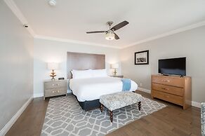 456 Embarcadero Inn & Suites