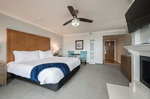 456 Embarcadero Inn & Suites