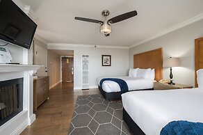 456 Embarcadero Inn & Suites