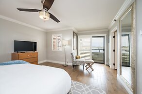 456 Embarcadero Inn & Suites