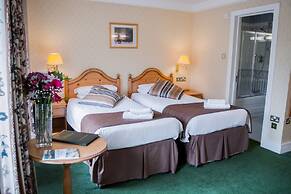 Elstead Hotel