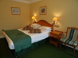 Elstead Hotel