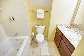 Club Wyndham Long Wharf