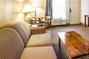 Rodeway Inn & Suites