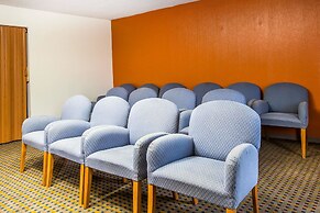 Rodeway Inn & Suites