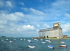 Holiday Inn Express Hotel & Suites Buffalo-Airport by IHG