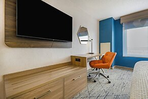Holiday Inn Express Hotel & Suites Buffalo-Airport by IHG