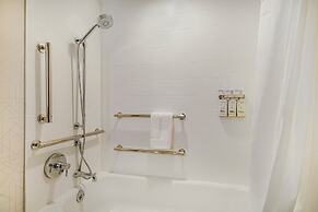 Holiday Inn Express Hotel & Suites Buffalo-Airport by IHG