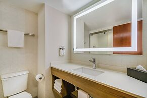 Holiday Inn Express Hotel & Suites Buffalo-Airport by IHG