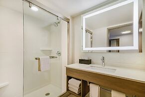 Holiday Inn Express Hotel & Suites Buffalo-Airport by IHG