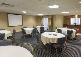 Holiday Inn Express Hotel & Suites Buffalo-Airport by IHG