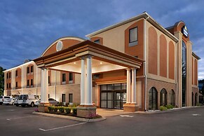 Days Inn & Suites by Wyndham Murfreesboro