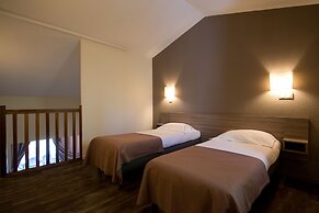 SOWELL Family Les Amandiers