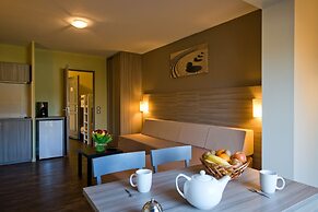 SOWELL Family Les Amandiers