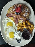 Radisson Hotel & Suites Fort McMurray